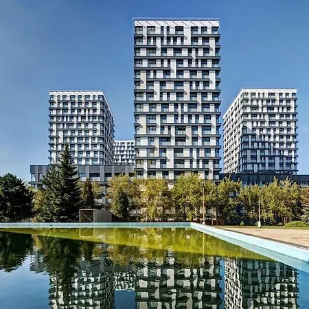 The Ebony Tower With Free Parking *